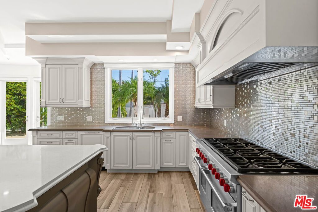 112 N Elm Drive, Beverly Hills