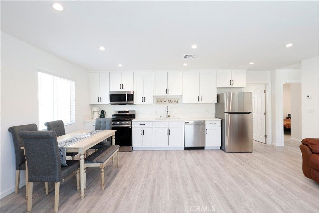 18623 Bryant, Northridge