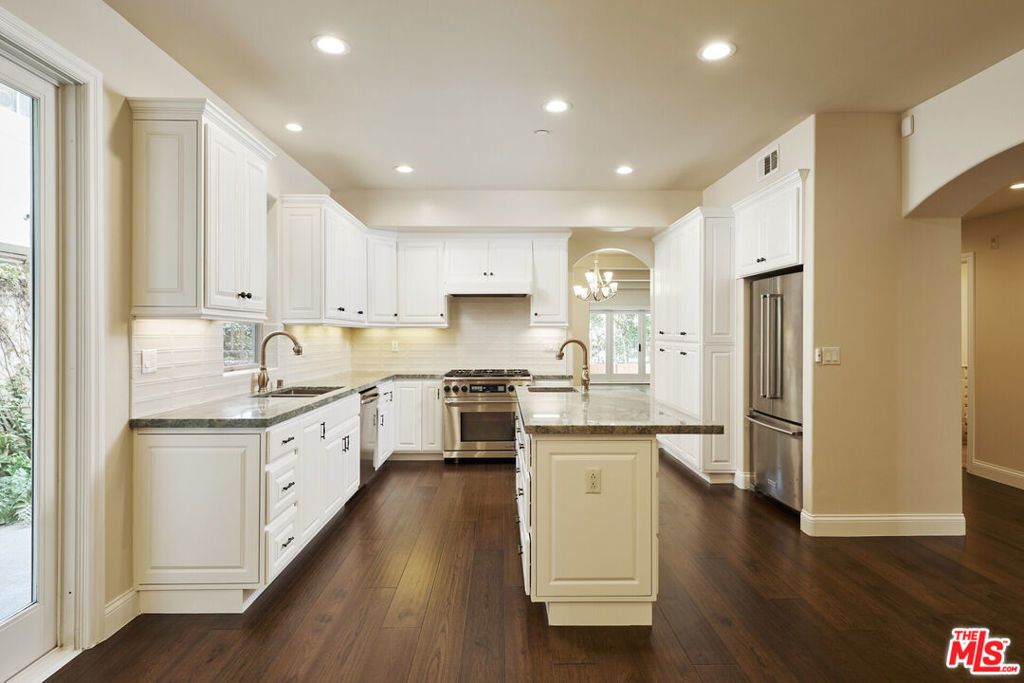 320 S Swall Drive # 1, Los Angeles
