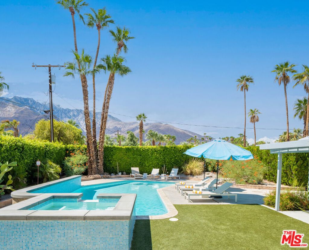 475 E Desert Willow Circle, Palm Springs