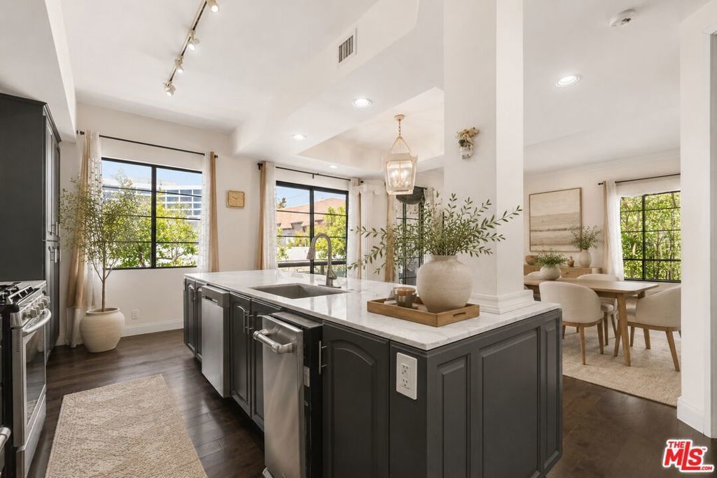 234 S Gale Drive # 209, Beverly Hills