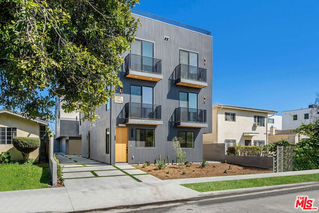 2206 Carmona Avenue # 1/2, Los Angeles