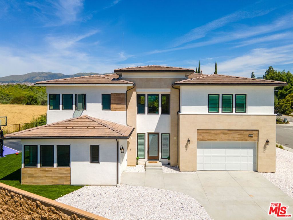 10615 Wood Briar Court, Chatsworth
