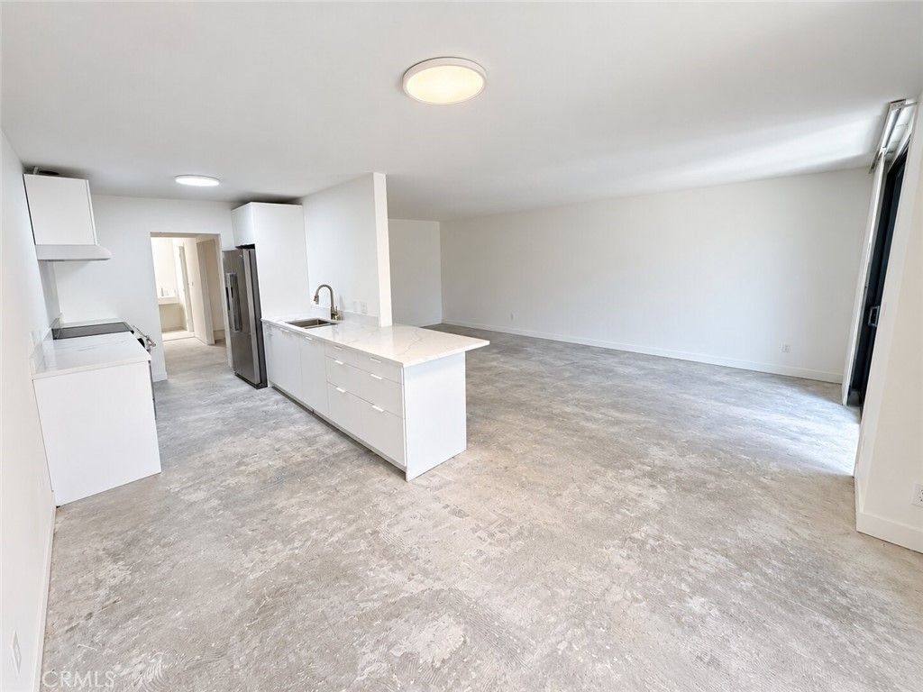 7300 Franklin # 355, Los Angeles