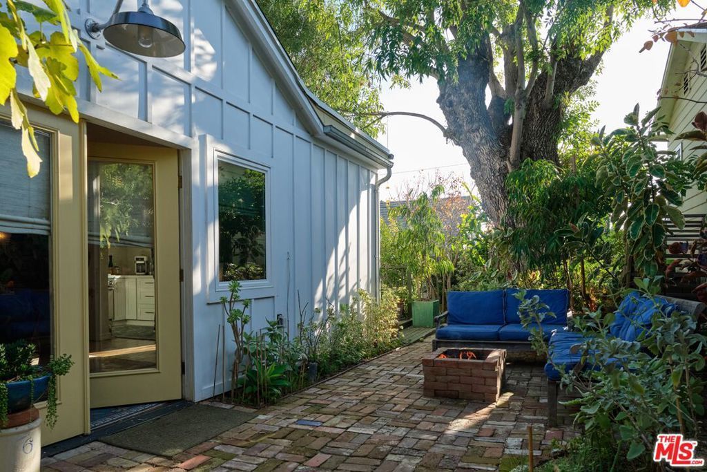 1514 Angelus, Los Angeles