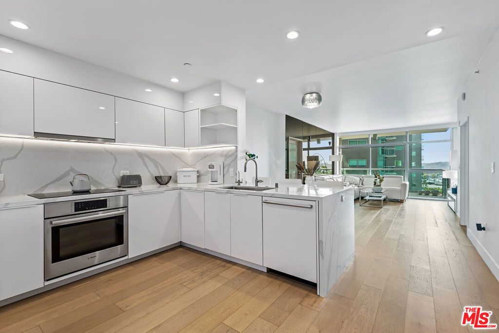 13700 Marina Pointe Drive # 925, Marina Del Rey