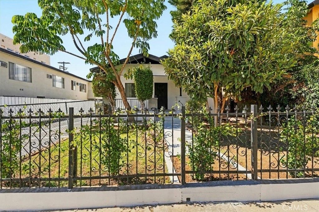 1429 N Bronson Ave, Los Angeles