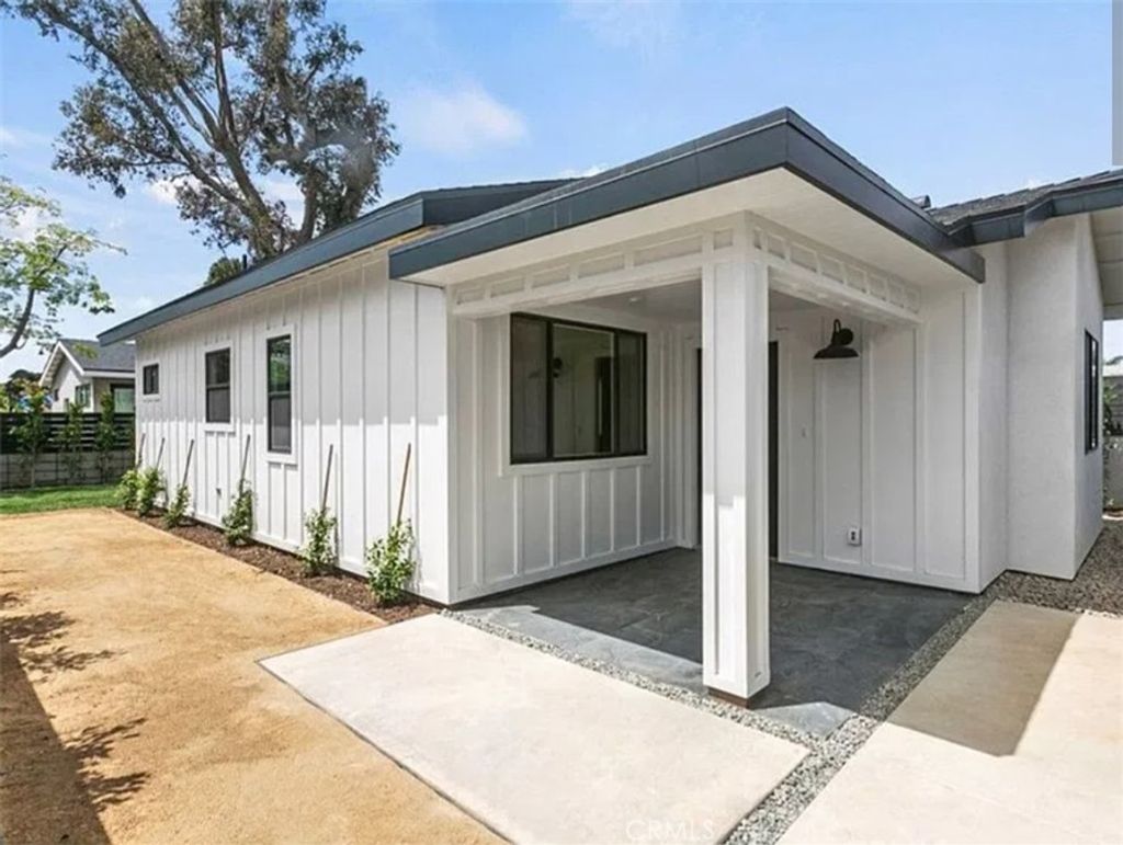 738 Center # C, Costa Mesa
