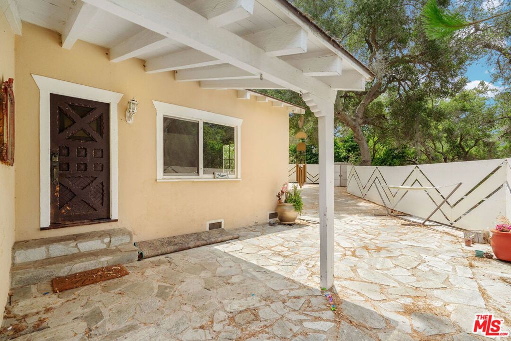 360 N Topanga Canyon Boulevard, Topanga