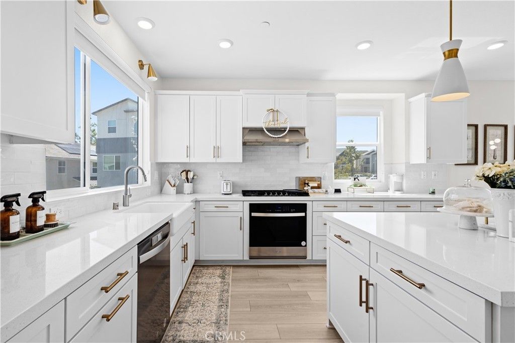 27553 Sanctuary Court, Valencia
