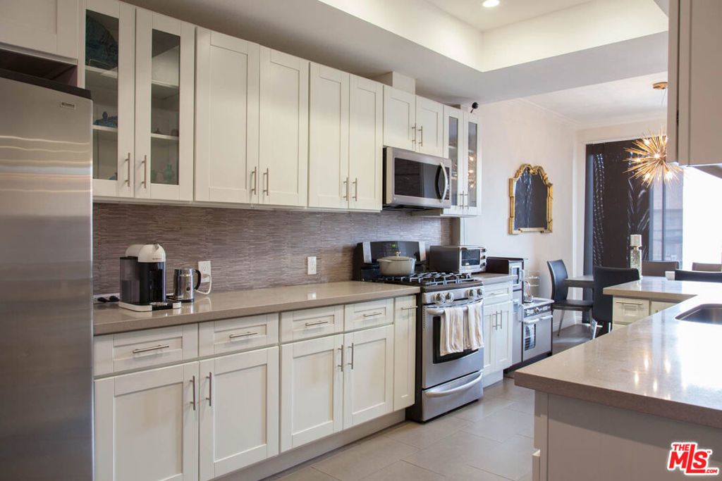 1271 Granville Avenue # 202, Los Angeles