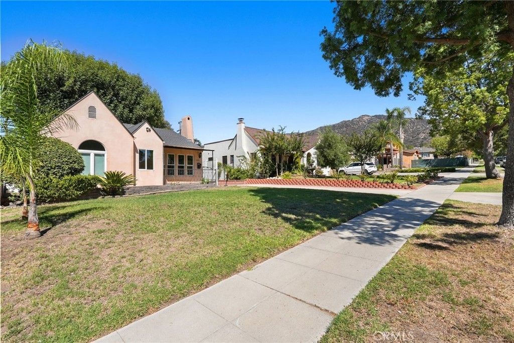 1353 Thompson Avenue, Glendale