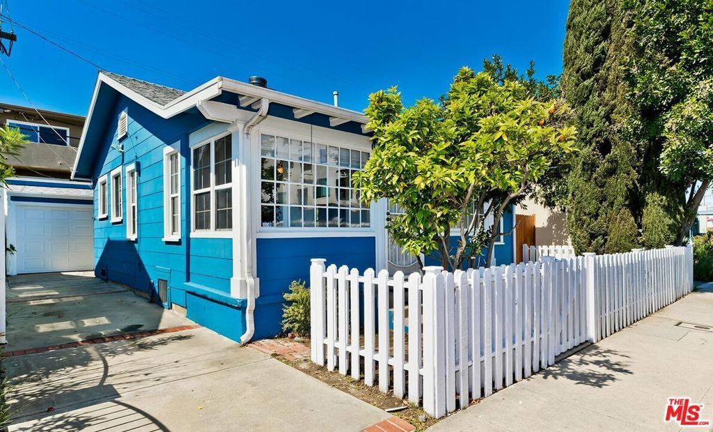 3819 Goldwyn Terrace, Culver City