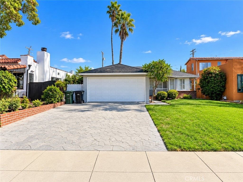 1104 N Screenland Drive, Burbank
