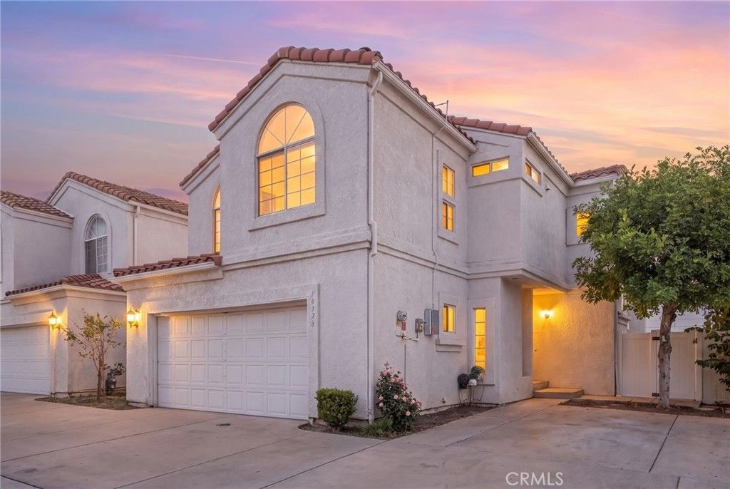 18328 Keswick Street, Reseda