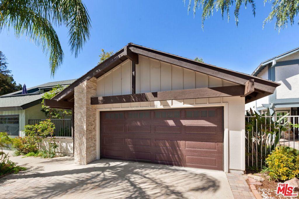 30712 Lakefront Drive, Agoura Hills