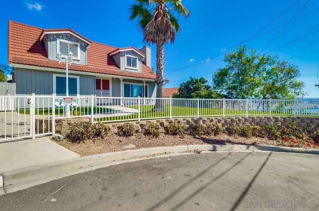 1011 La Mesa Ave, Spring Valley