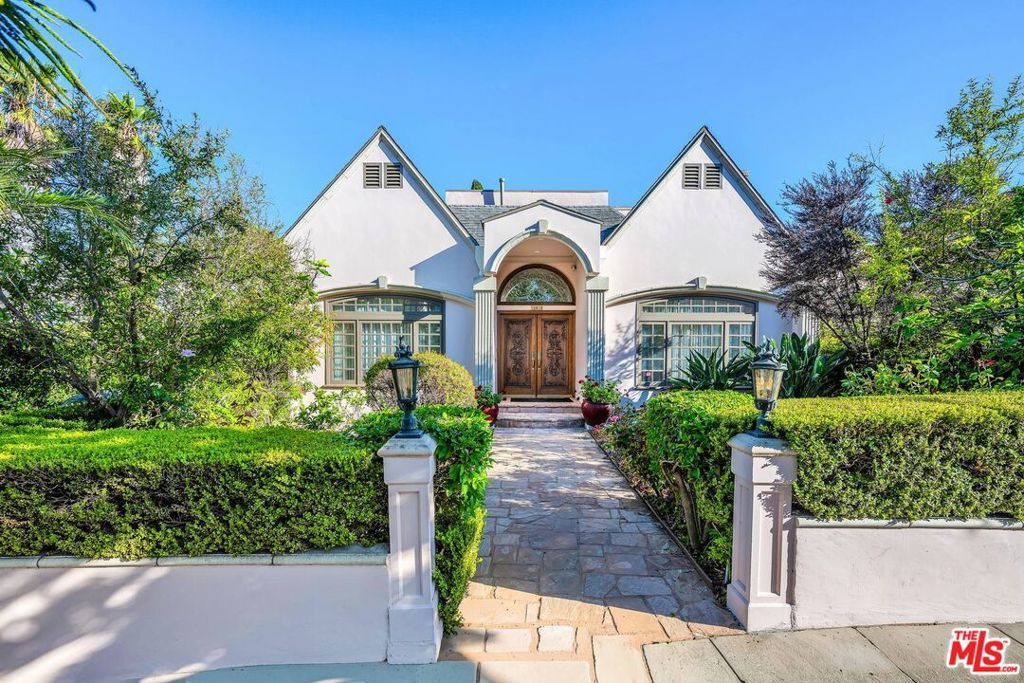 10810 Rochester Avenue, Los Angeles