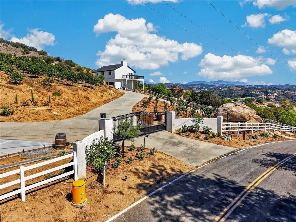 42450 El Calamar, Temecula