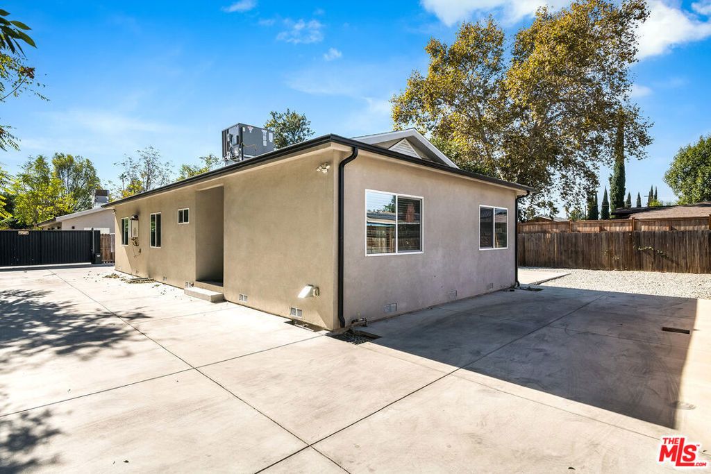 19218 Lanark, Reseda