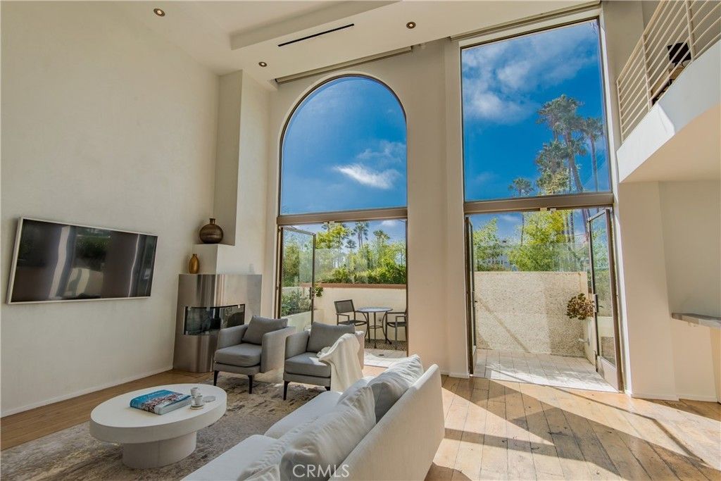 11 Marine Terrace # 3, Santa Monica