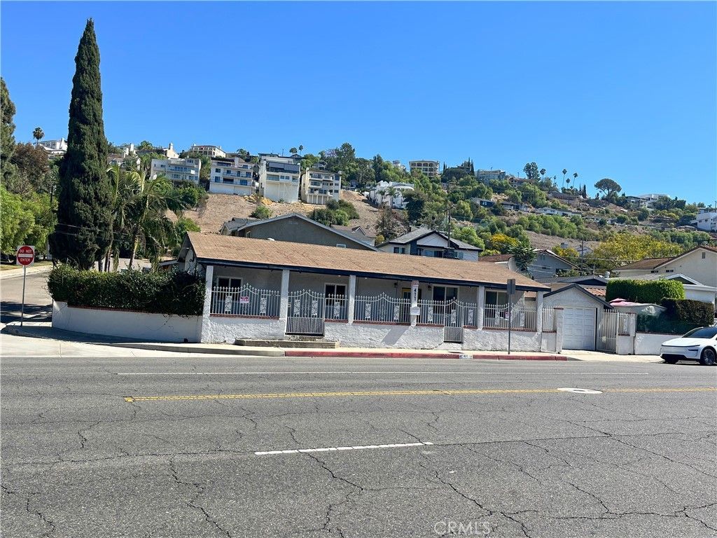 411 S Hewes, Orange
