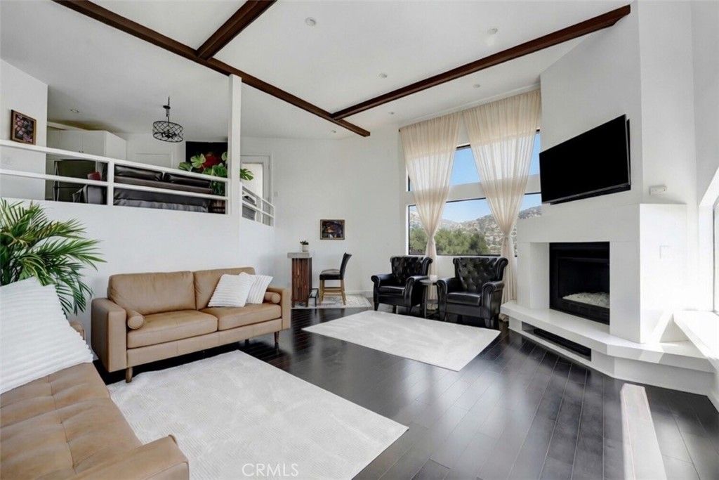 8742 Azul, West Hills
