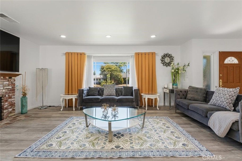 6201 Tampa, Tarzana