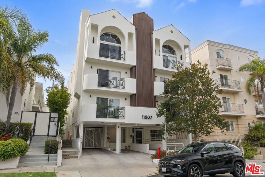 11907 Darlington Avenue # 101, Los Angeles