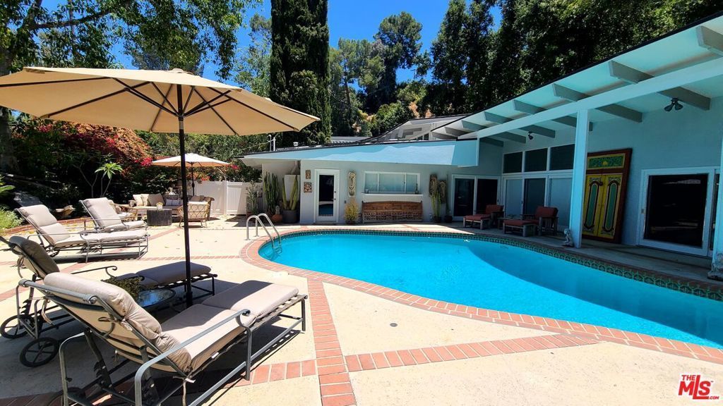 4620 Balboa Avenue, Encino