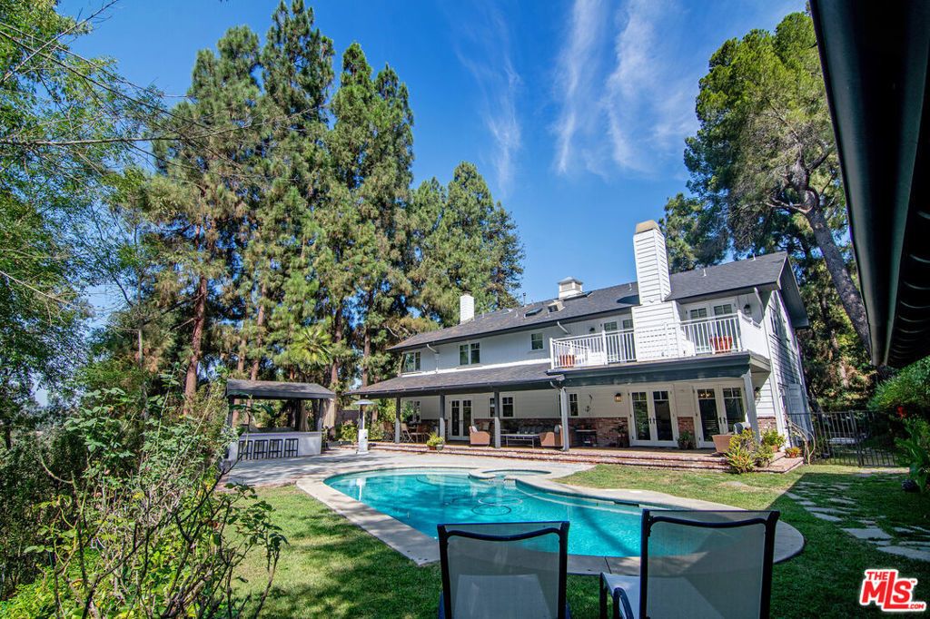 9530 Moonridge Terrace Place, Los Angeles