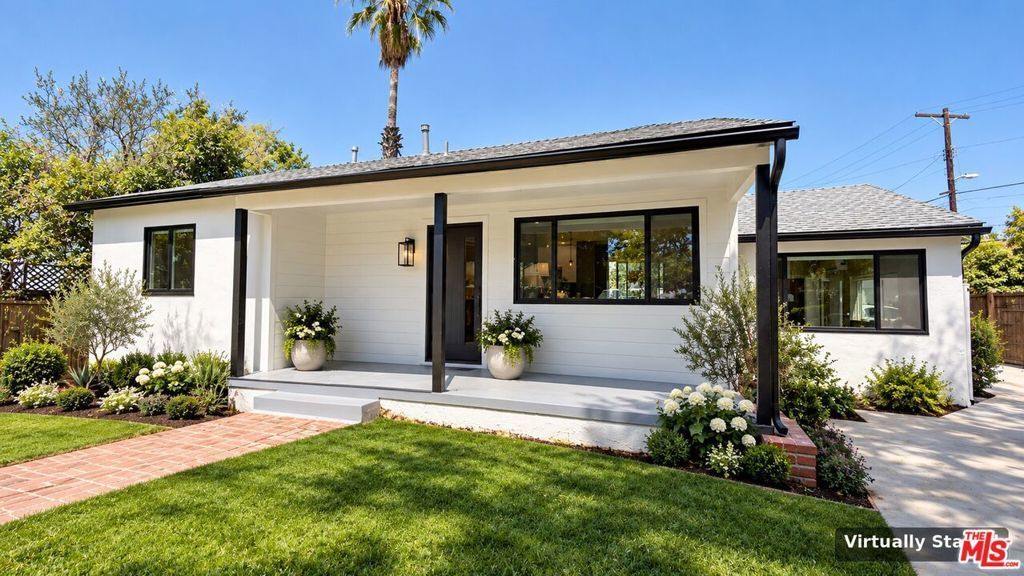 17807 Bromley Court # 1/2, Encino