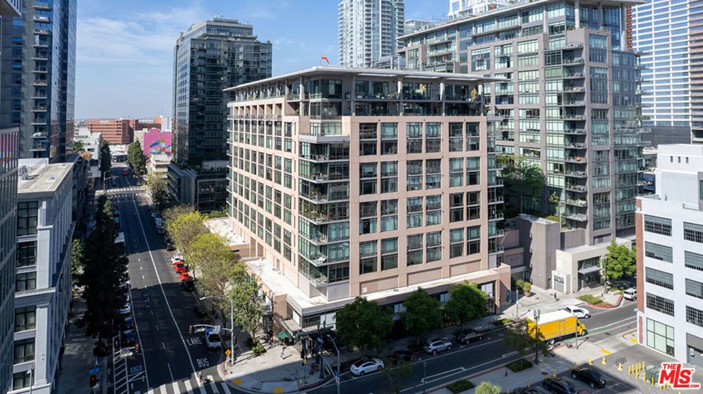 1111 S Grand Avenue # Ph 1, Los Angeles