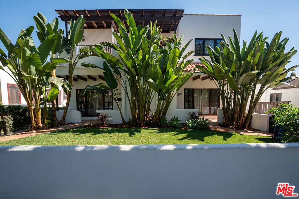 1210 N Poinsettia Drive, Los Angeles