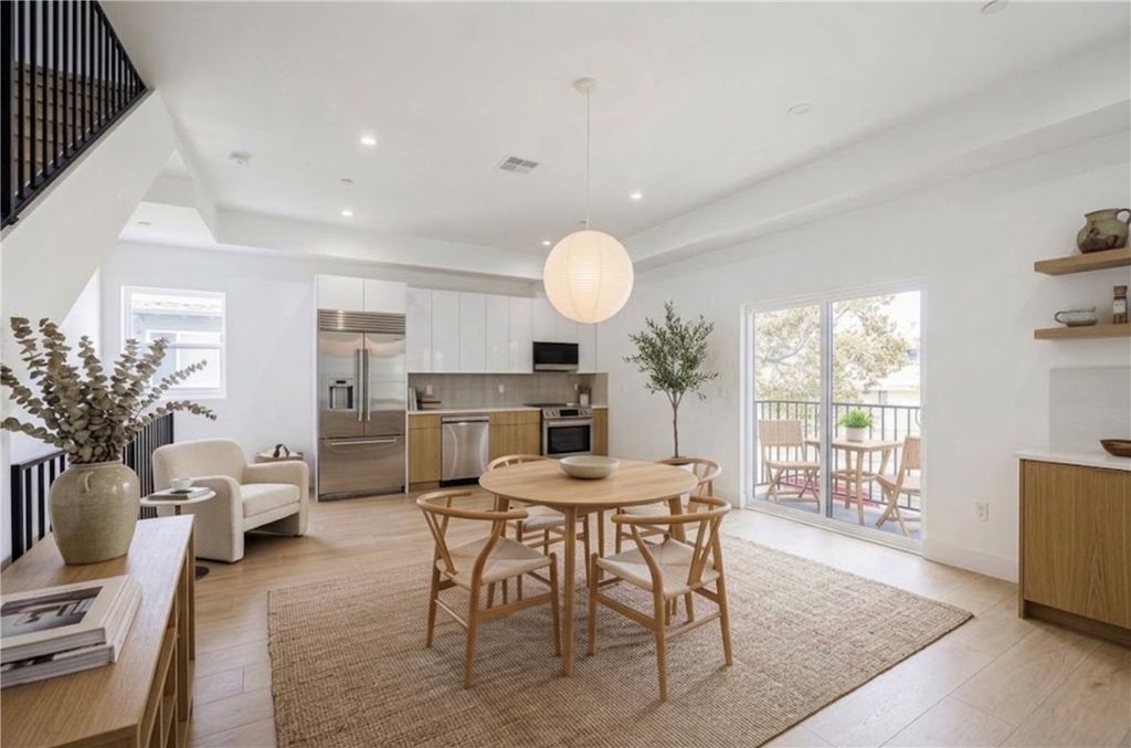 5935 B Woodman, Sherman Oaks