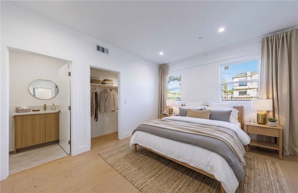5935 C Woodman, Sherman Oaks