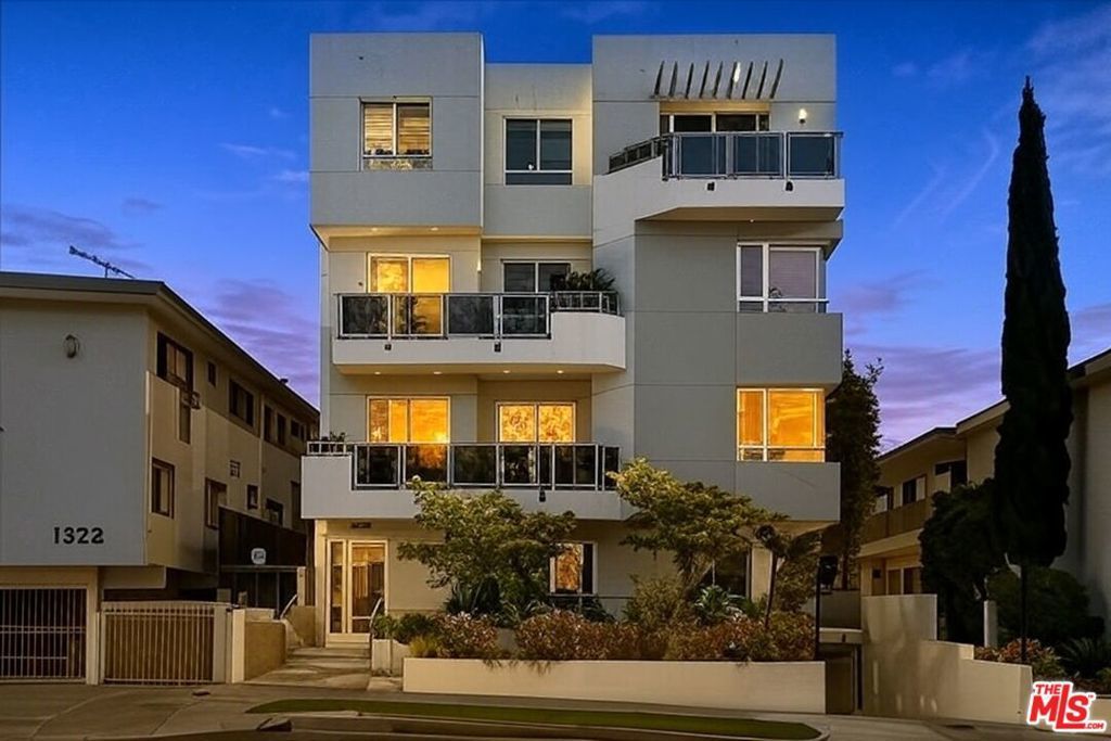 1326 S Centinela Avenue # 401, Los Angeles