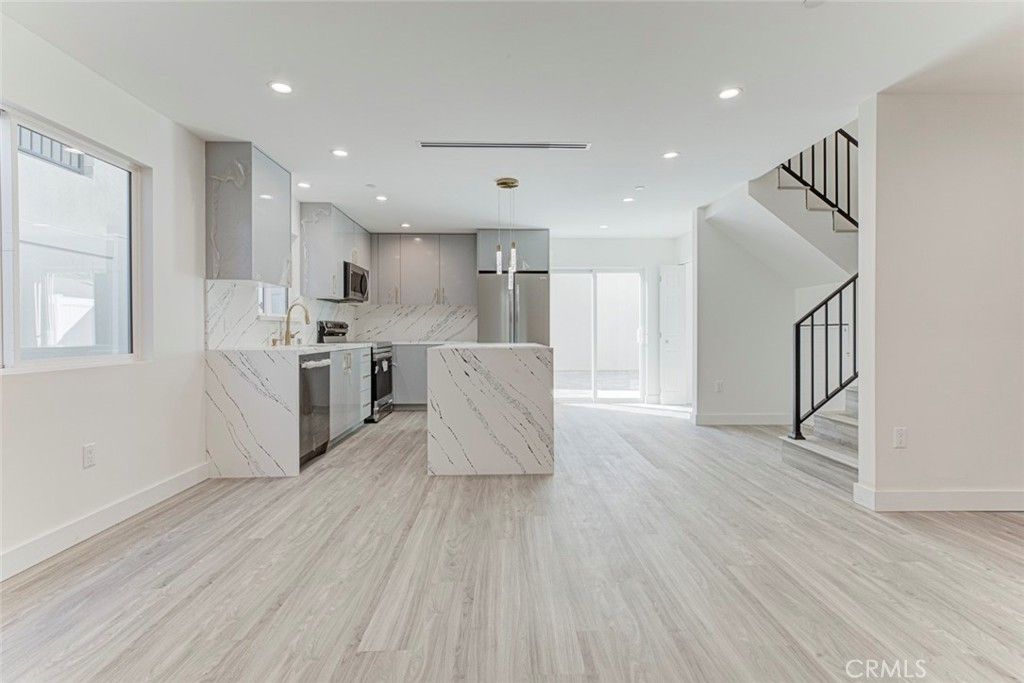 7856 Kyle, Sunland