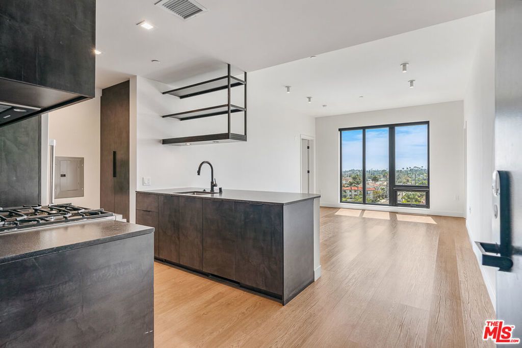 10700 Tabor Street # 416, Los Angeles