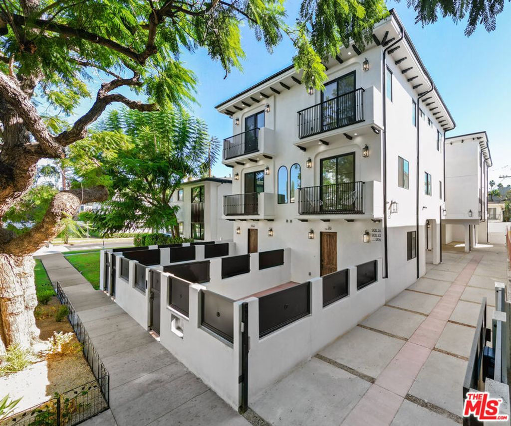 904 S Shenandoah Street, Los Angeles