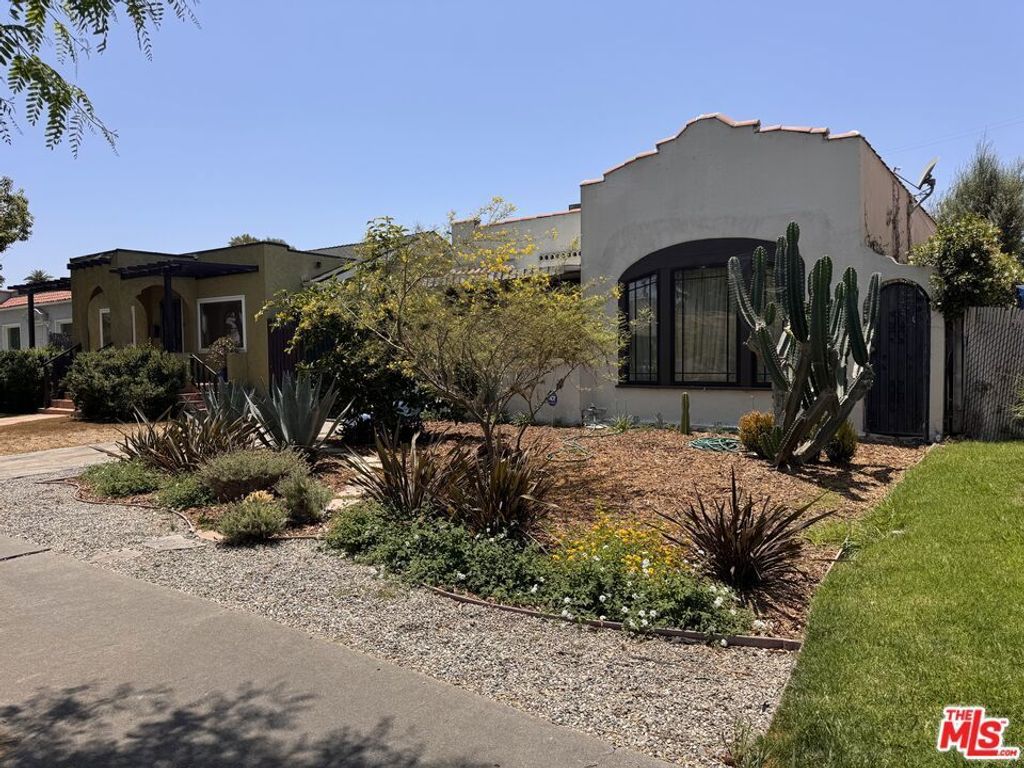 2905 Somerset Drive, Los Angeles