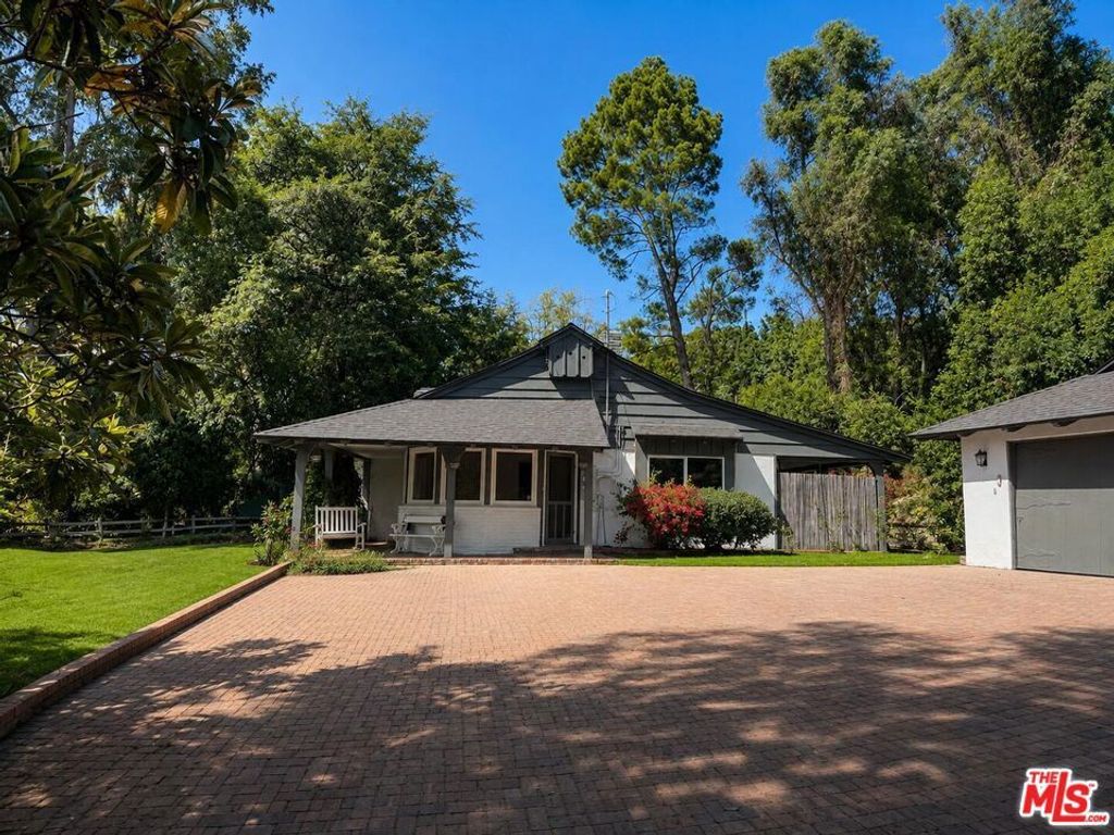 2836 Roscomare Road, Los Angeles
