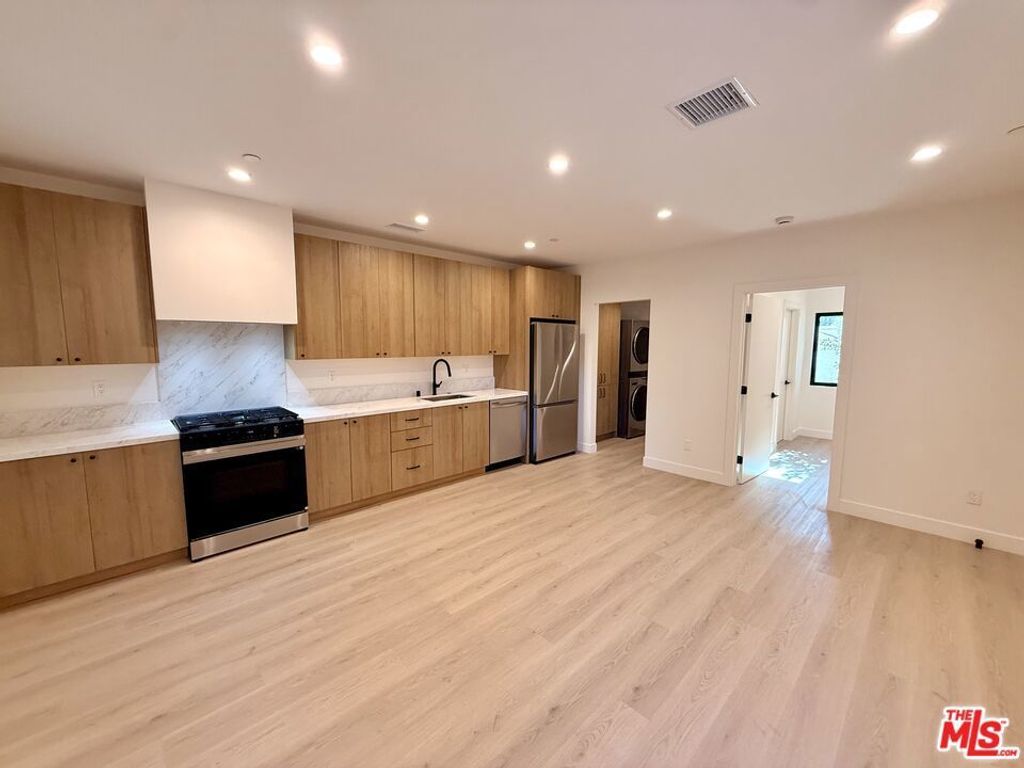 2707 Benedict Street # 1/2, Los Angeles