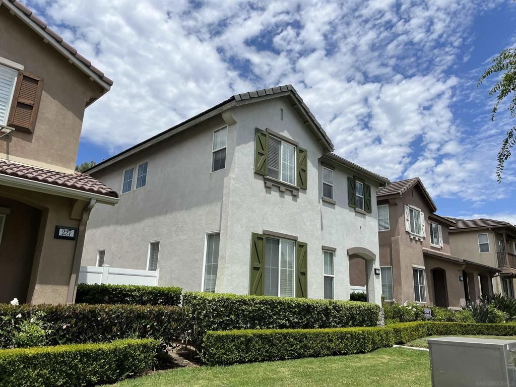 229 Kensington Park, Irvine