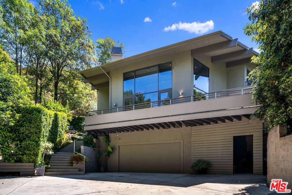 3386 Mandeville Canyon Road, Los Angeles