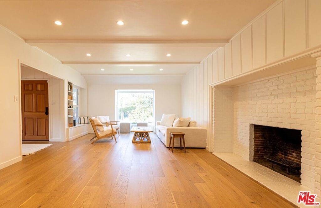 358 S Bentley Avenue, Los Angeles