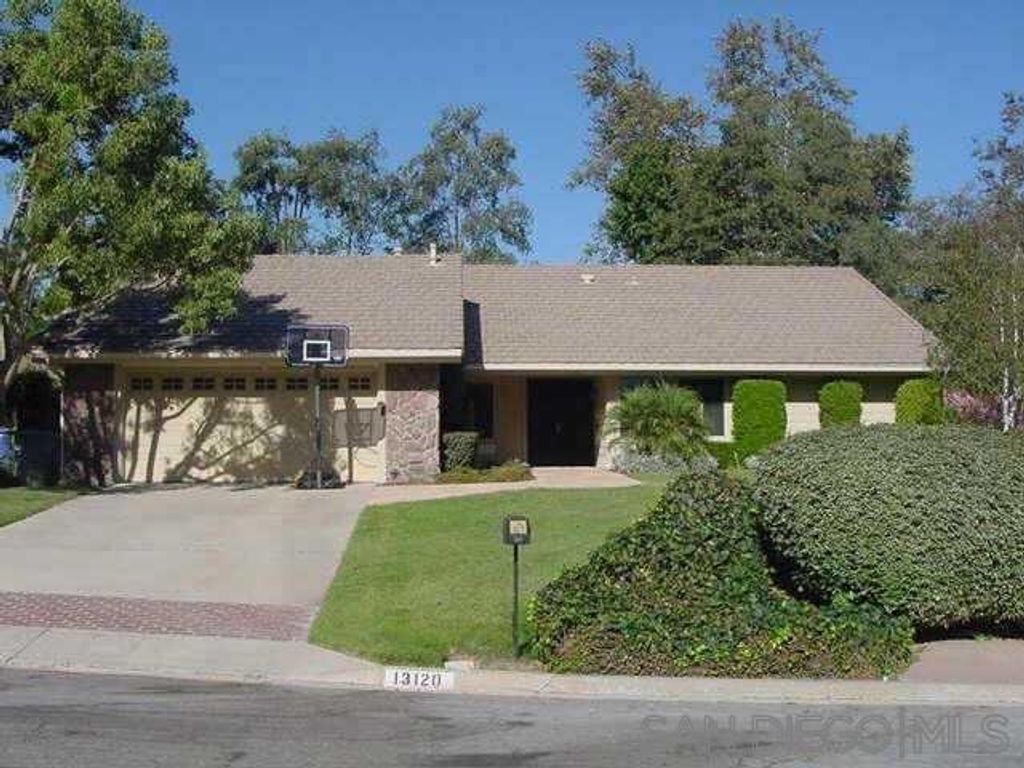 13120 Grape Arbor Way, Poway