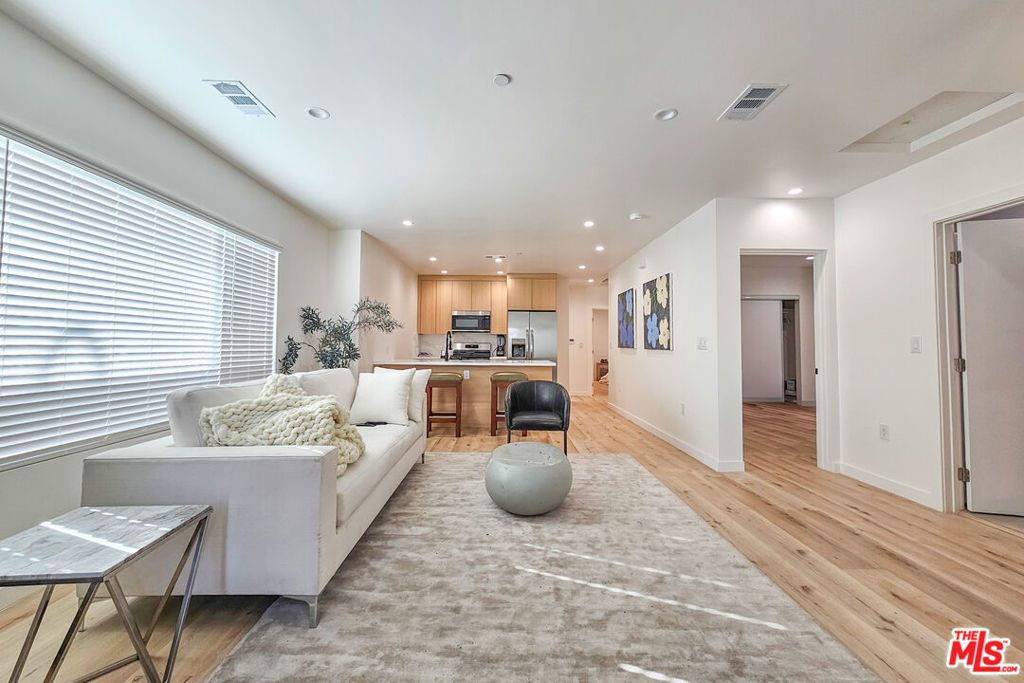 1323 N June Street, Los Angeles