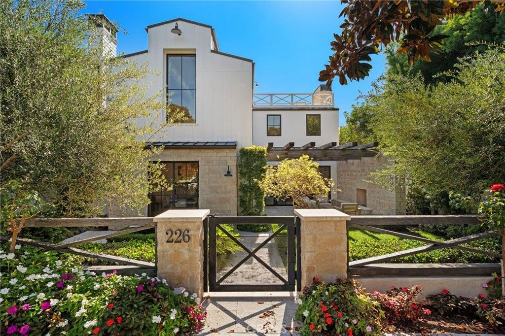 226 Poinsettia Avenue, Corona Del Mar