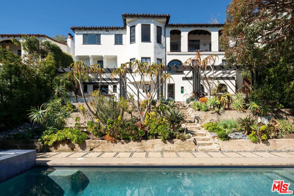 2232 Moreno Drive, Los Angeles